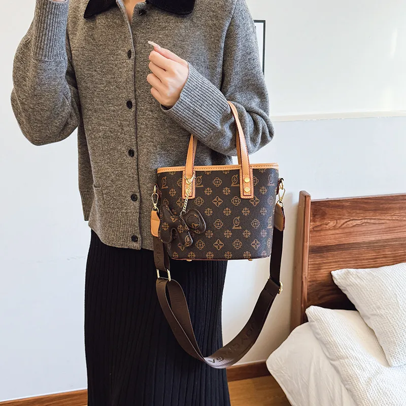 BLAKE FLEETO Handbags-1