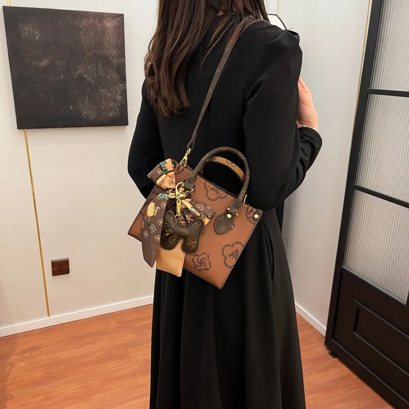 BLAKE FLEETO PU Shoulder Bag, Crossbody Bag, Handbag Women's Classic Brown-4