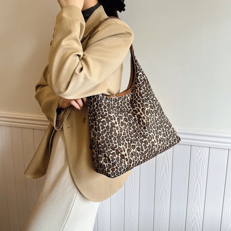 BLAKE FLEETO Fabric Shoulder Bag Regular Women's Multicolor-16