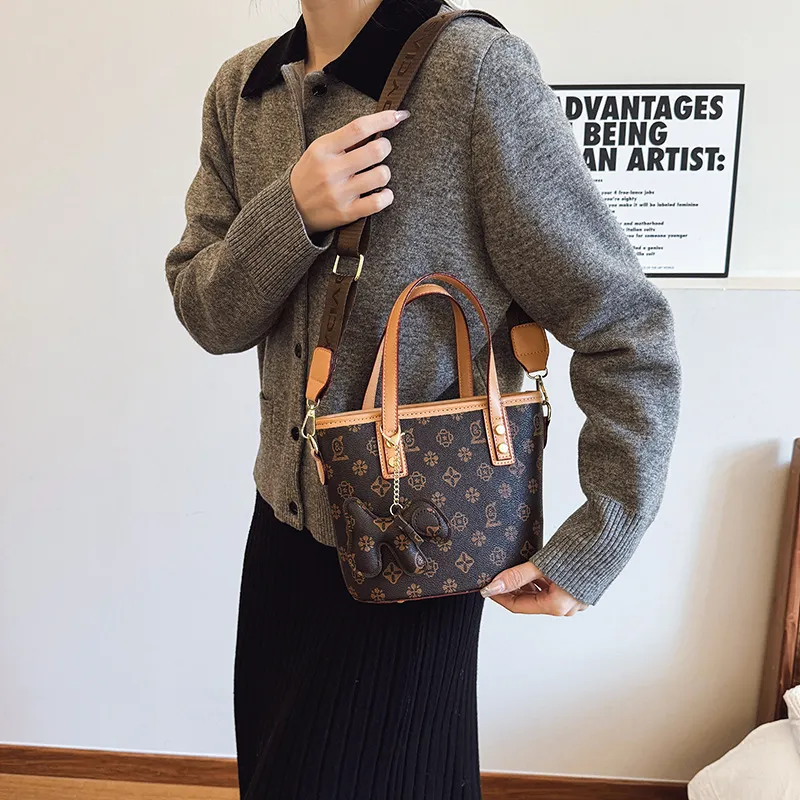 BLAKE FLEETO Handbags-2