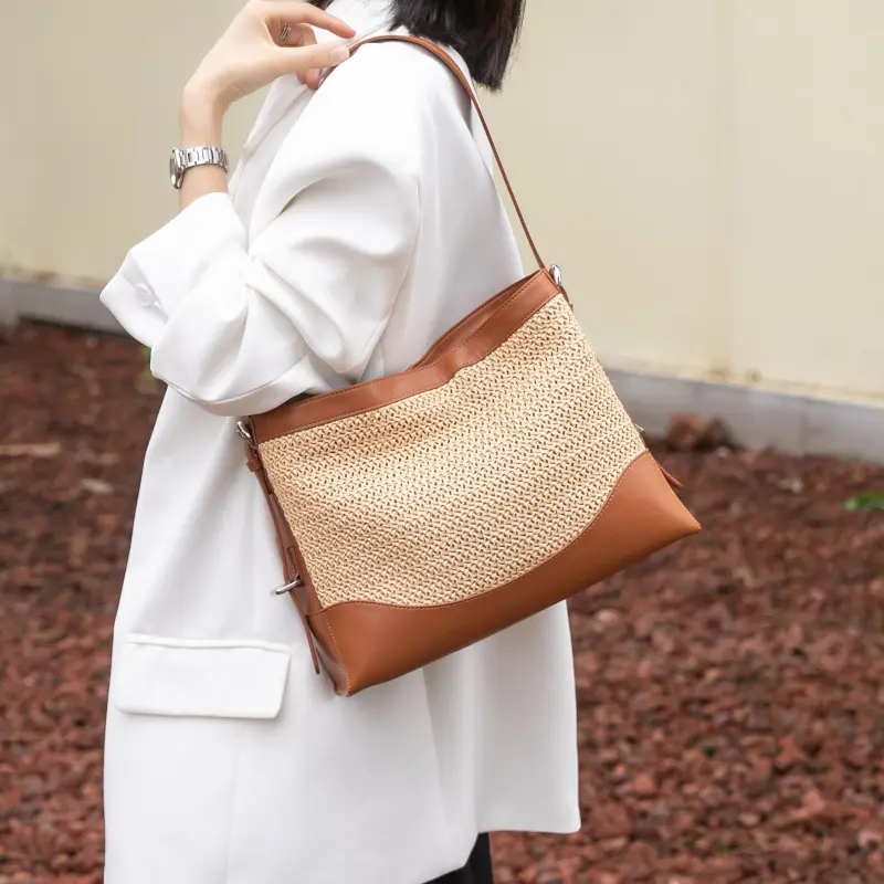 BLAKE FLEETO Shoulder Bags-4