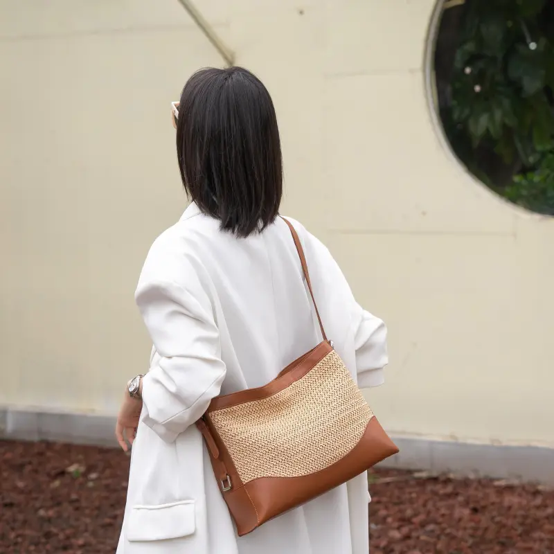 BLAKE FLEETO Shoulder Bags-2