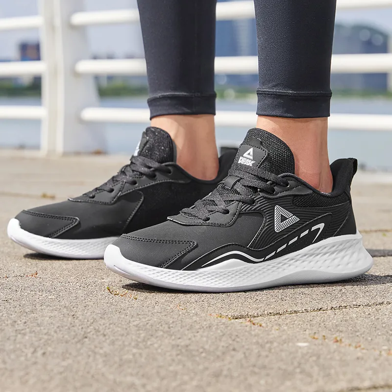 PEAK Cushioned Wear Resistant Breathable Slip Resistant Low Top Running Shoes Women's Black Baymax-6