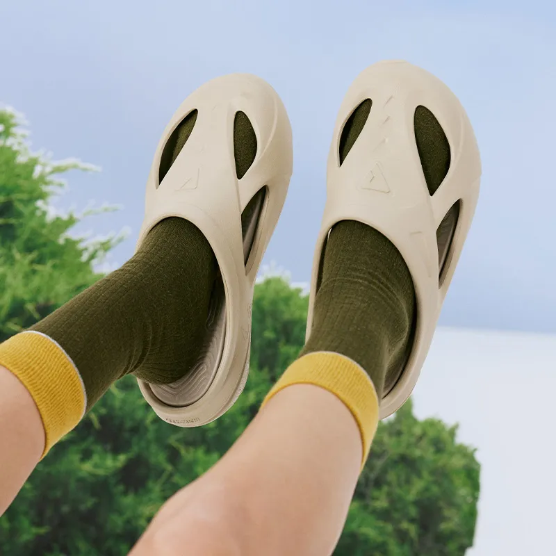 PEAK Flying Fish, Taichi River Trekking Shoes Slip Resistant Slippers Women's Earth Khaki-9