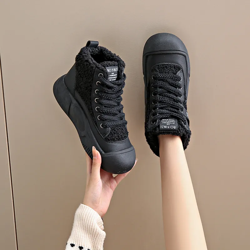 SIMBA'S PRIDE Ankle Boots Women's-8