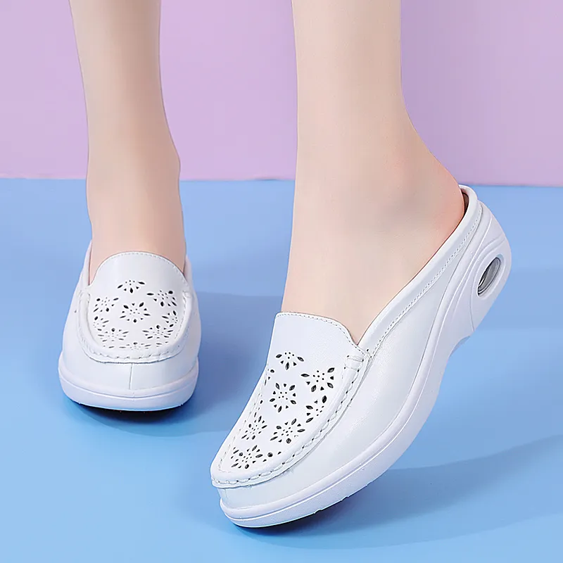 SIMBA'S PRIDE Odor Resistant Slip Resistant Closed Toe Slippers Women's White-2