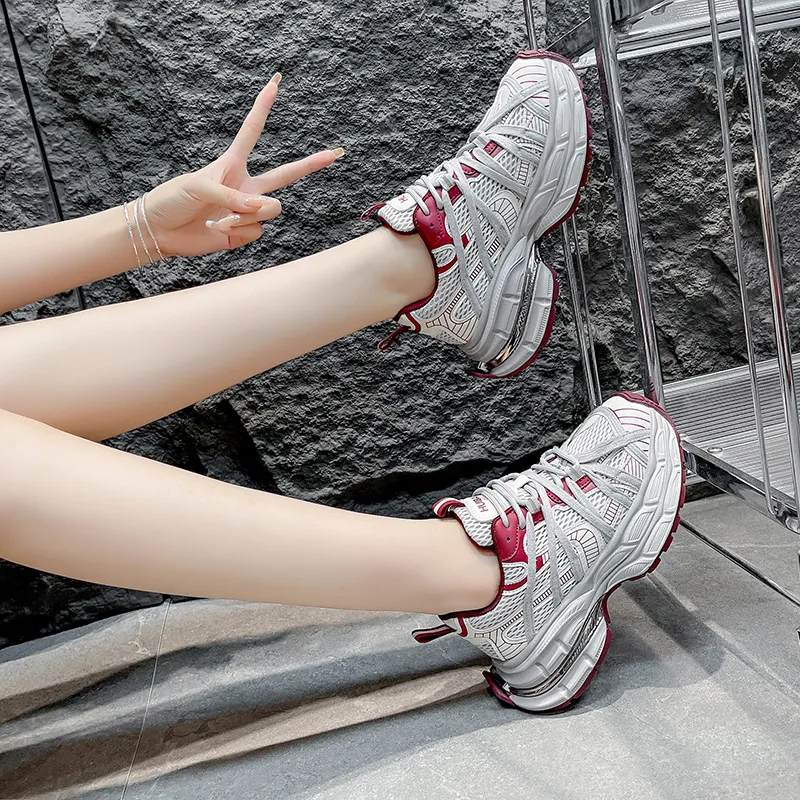 SIMBA'S PRIDE Abrasion Resistant Chunky Sneakers Women's-8