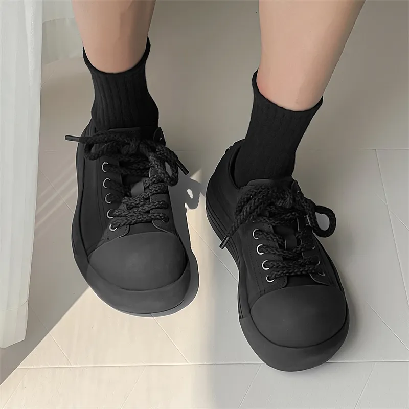SIMBA'S PRIDE Abrasion Resistant Low Top Skateboard Shoes Unisex Black-1