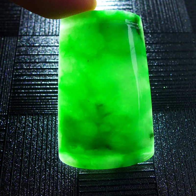 Fei Yan Glutinous Jade Jadeite Pendants Unisex-3