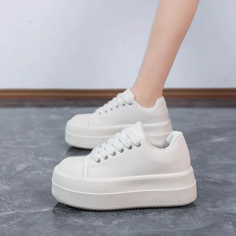 Medd Low Top Skateboard Shoes Women's-9