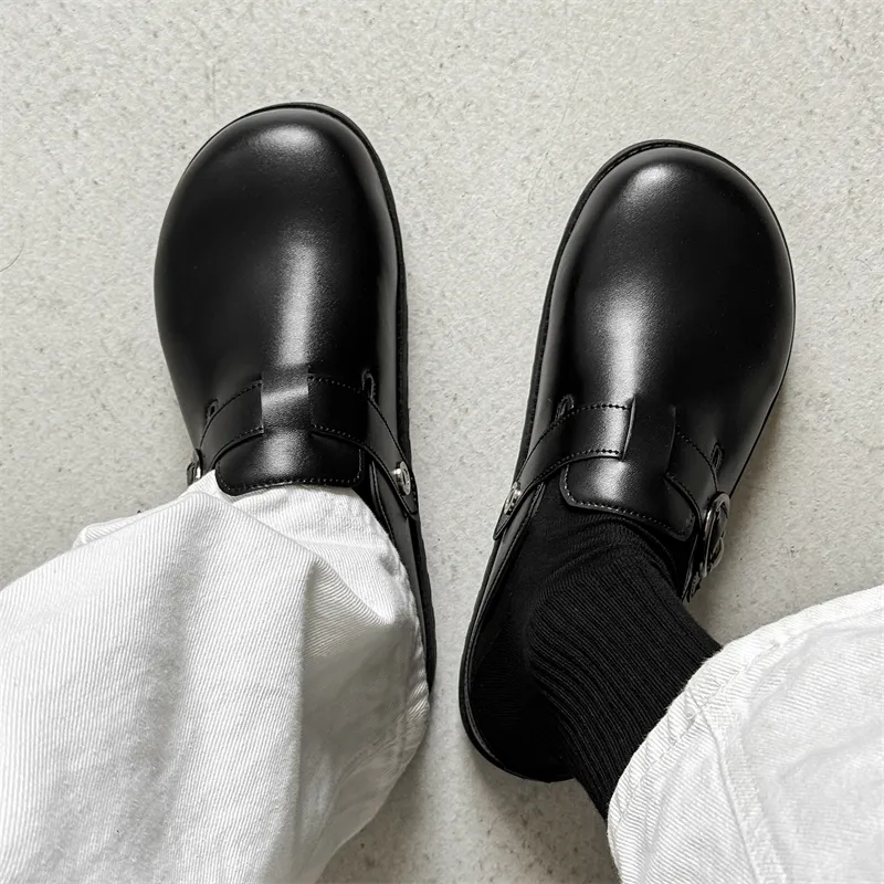 Medd Closed Toe Slippers Men-6