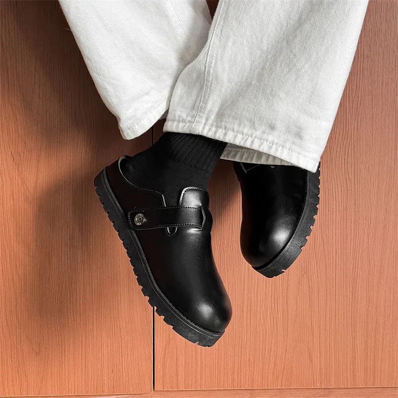 Medd Closed Toe Slippers Men-7