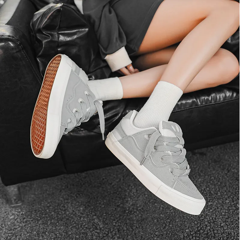 Medd Low Top Skateboard Shoes Unisex-3