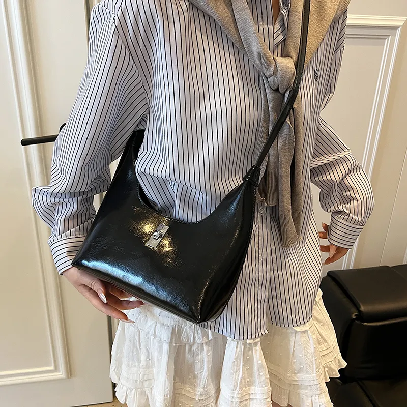 LUVISTRUE PU Crossbody Bag Shoulder Bag Regular Women's White/Silver/Blue/Red/Pink/Black-32