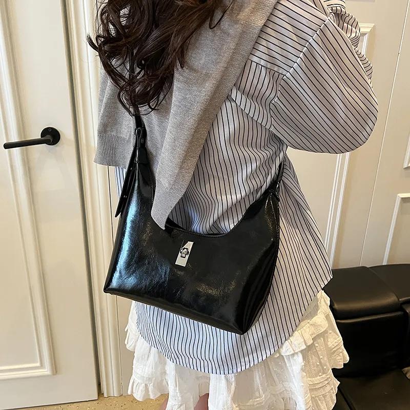 LUVISTRUE PU Crossbody Bag Shoulder Bag Regular Women's White/Silver/Blue/Red/Pink/Black-33