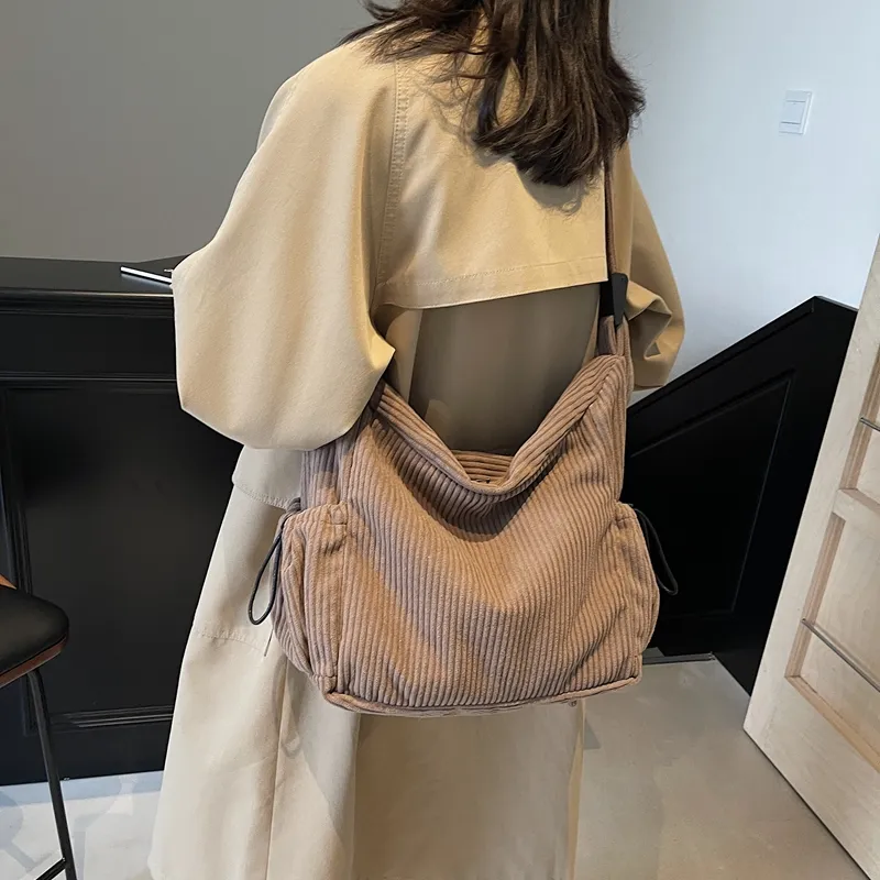 LUVISTRUE Strips Large Capacity Shoulder Bag Crossbody Bag Regular Women's Black/Green Brown/Ecru-13