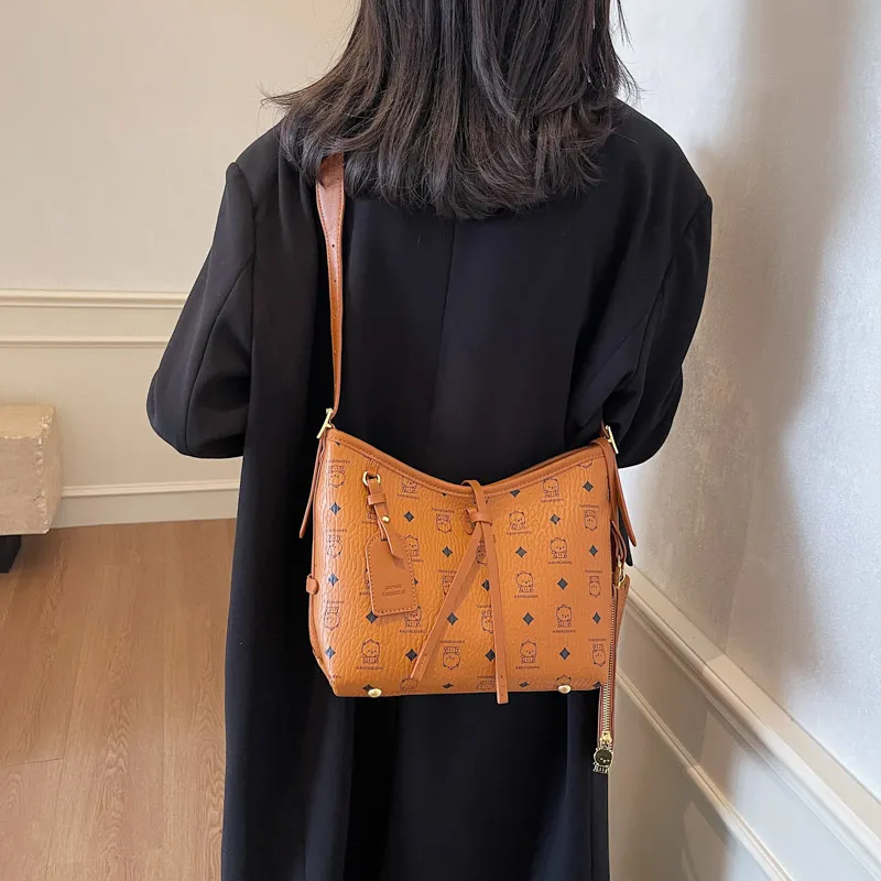 LUVISTRUE PU Commute Shoulder Bag Tote Regular Women's Brown/Pink/Ecru/Black/White-1