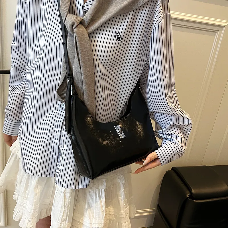 LUVISTRUE PU Crossbody Bag Shoulder Bag Regular Women's White/Silver/Blue/Red/Pink/Black-31