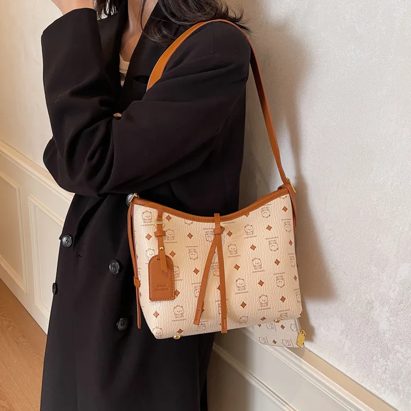 LUVISTRUE PU Commute Shoulder Bag Tote Regular Women's Brown/Pink/Ecru/Black/White-20