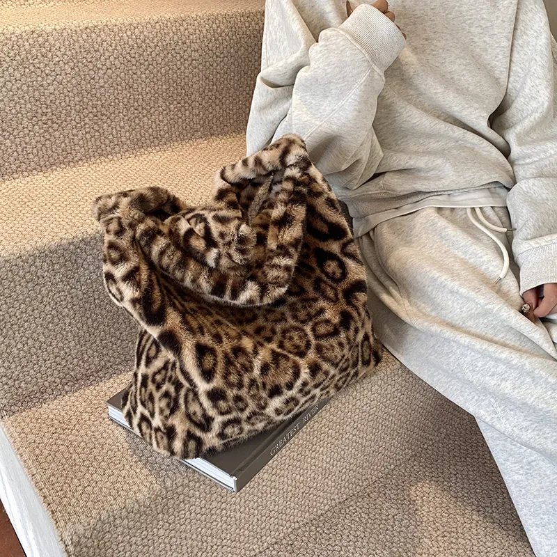 LUVISTRUE Plush Shoulder Bag Tote Medium Size Women's Khaki/Brown/Black-1