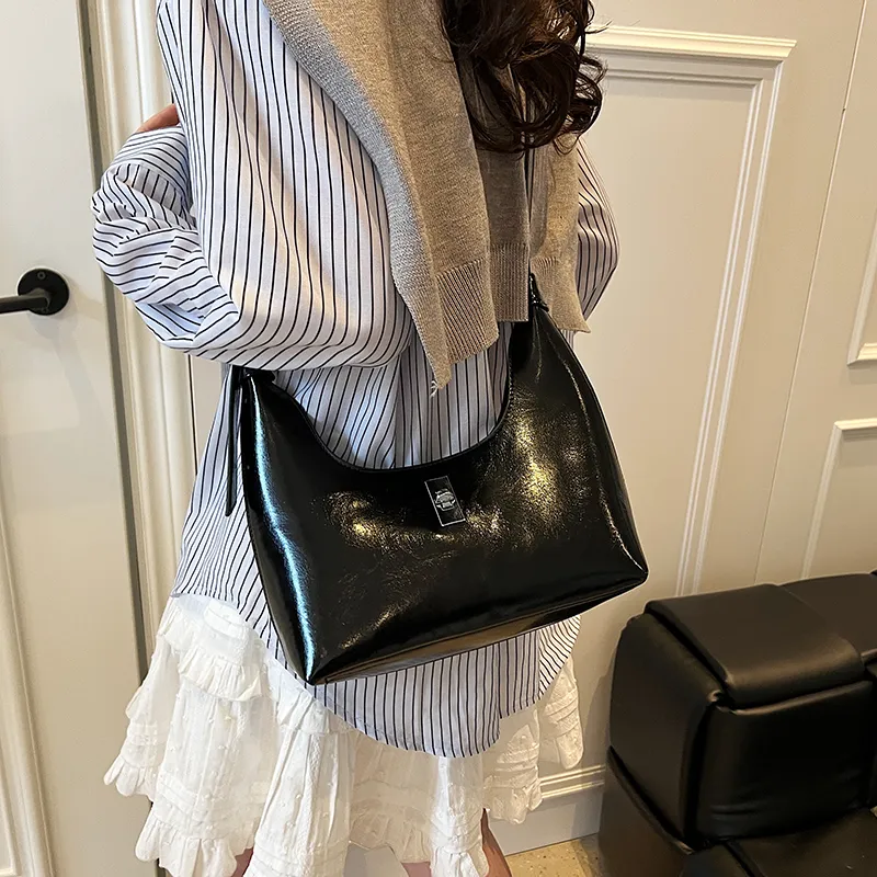 LUVISTRUE PU Crossbody Bag Shoulder Bag Regular Women's White/Silver/Blue/Red/Pink/Black-35