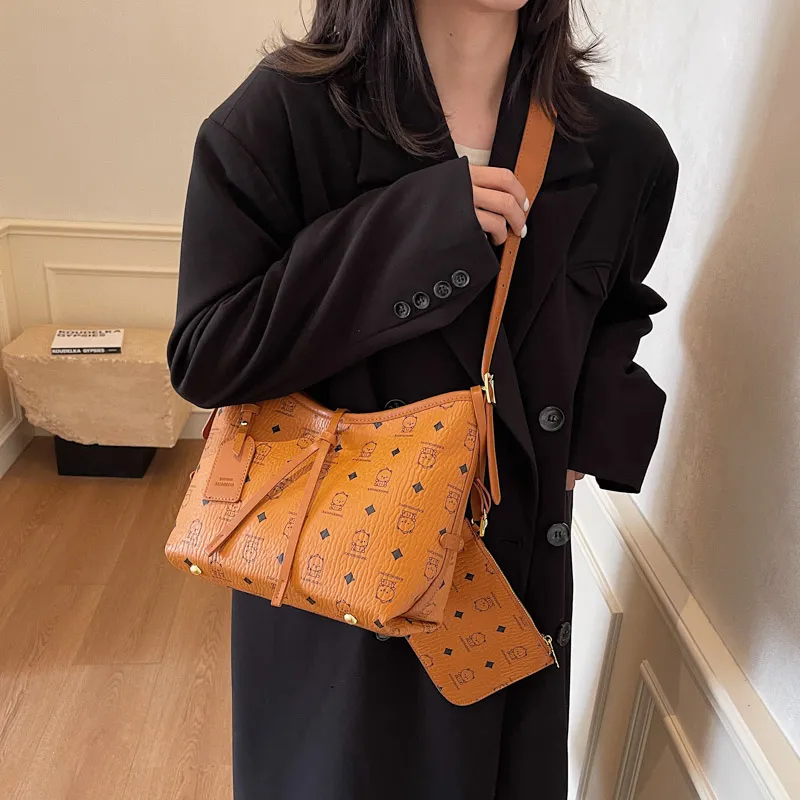 LUVISTRUE PU Commute Shoulder Bag Tote Regular Women's Brown/Pink/Ecru/Black/White-3