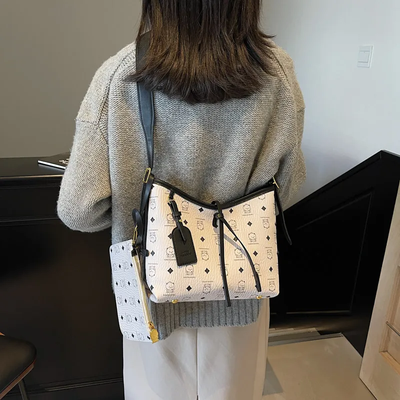 LUVISTRUE PU Commute Shoulder Bag Tote Regular Women's Brown/Pink/Ecru/Black/White-23