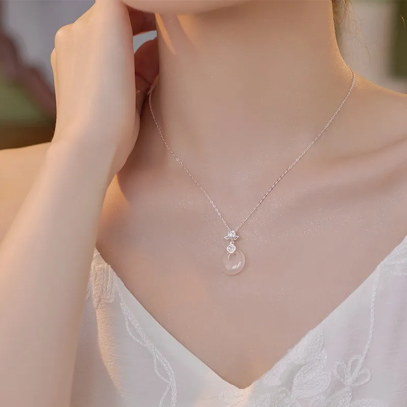 PUTUOSHANWENCHUANG Chalcedony Jade Necklaces Women's-4