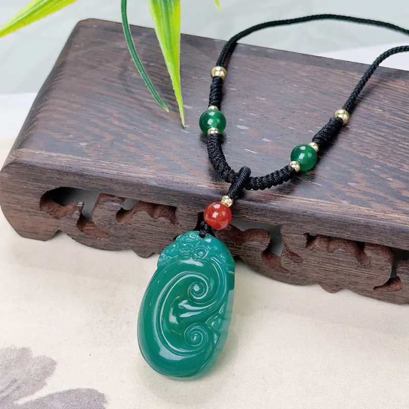 PUTUOSHANWENCHUANG Chalcedony Necklaces Unisex-1