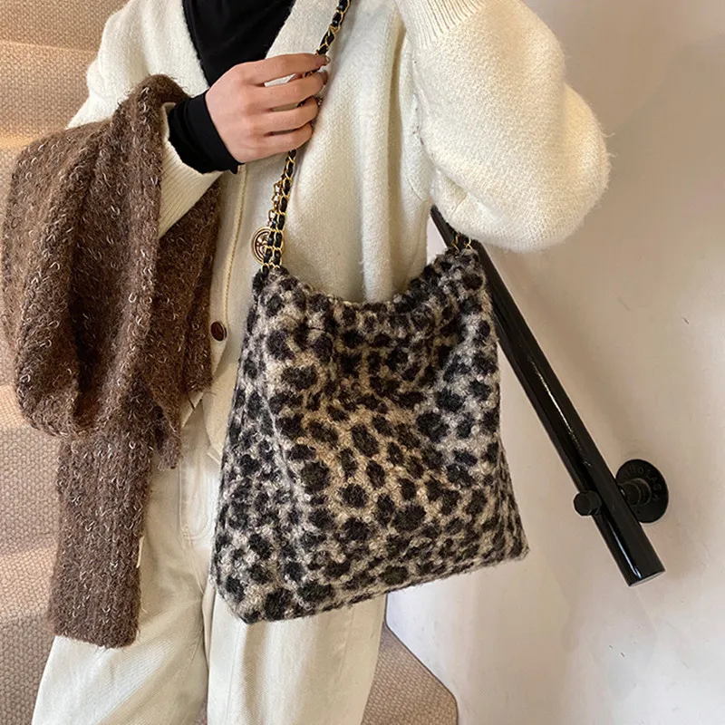 DALO Faux Fur Shoulder Bag Women's Khaki/Brown-5