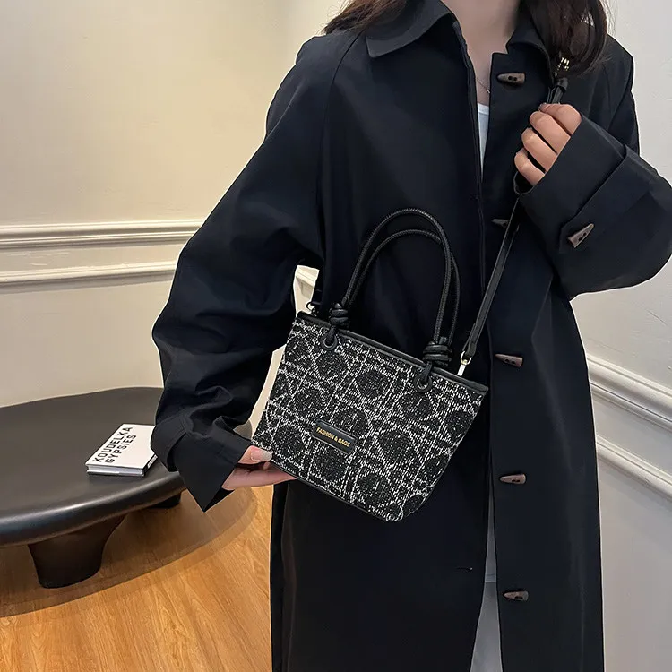 DALO Woolen Handbag Women's Black-1