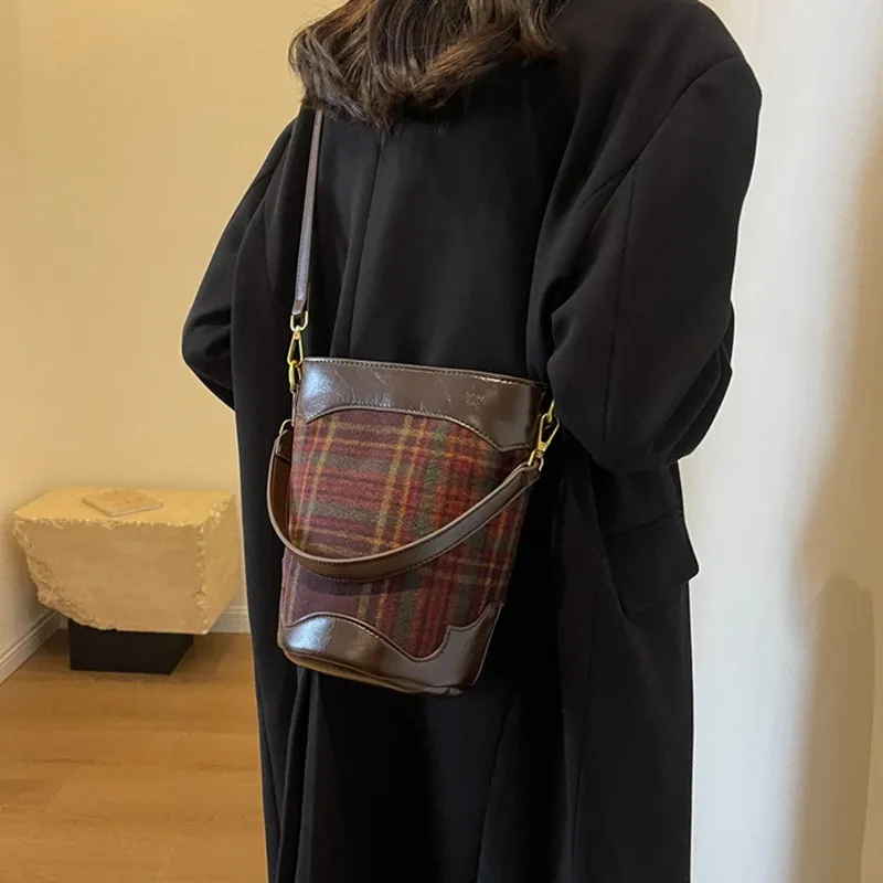 DALO Woolen With PU Crossbody Bag Regular Women's Burgundy-2