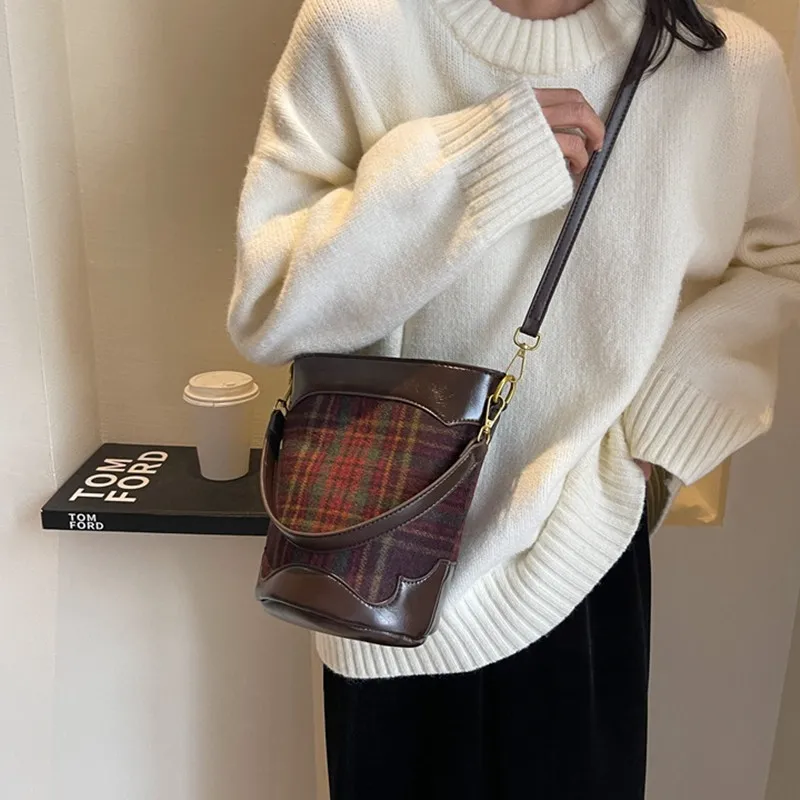 DALO Woolen With PU Crossbody Bag Regular Women's Burgundy-4