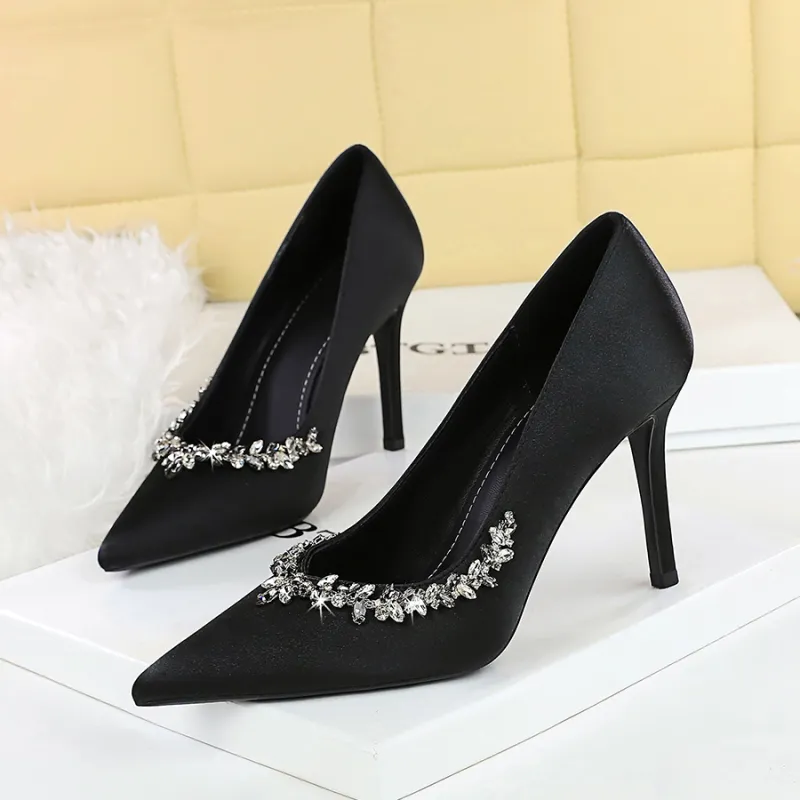 YAFEI XUANYU Slim Heel High Heels Women's-1