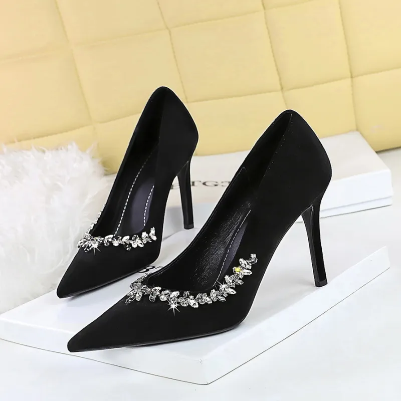 YAFEI XUANYU Slim Heel High Heels Women's-1