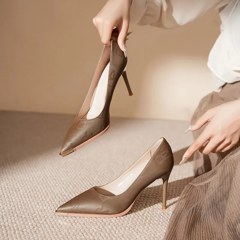 YAFEI XUANYU Slim Heel High Heels Women's-16