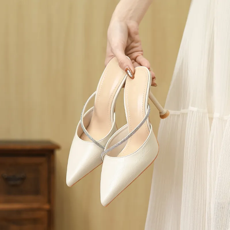 YAFEI XUANYU Rubber Sole Rhinestone Closed Toe Slippers Women's-8