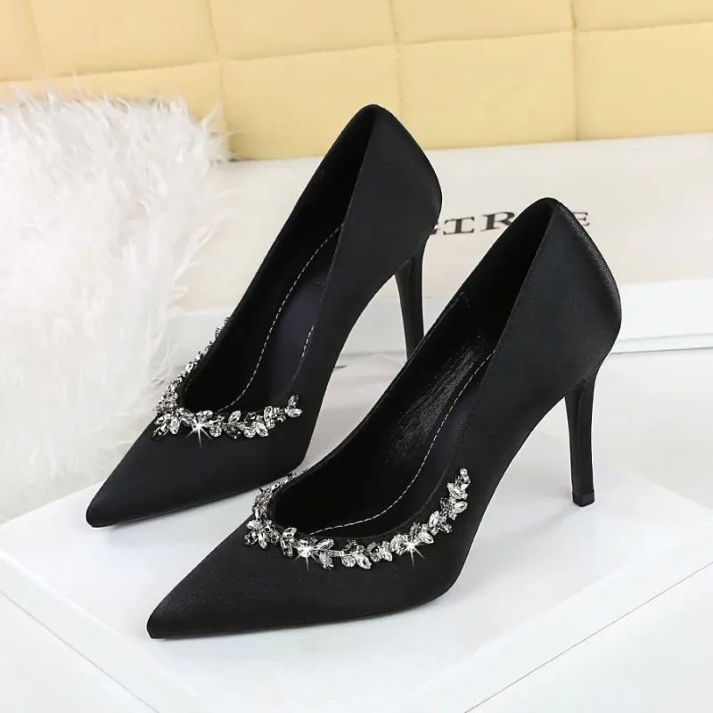 YAFEI XUANYU Slim Heel High Heels Women's-3