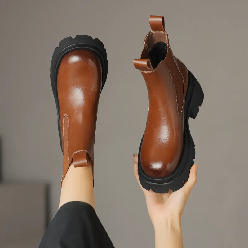 D FUSE SCANDINAVIA Short Chelsea Boots Women's Brown-5