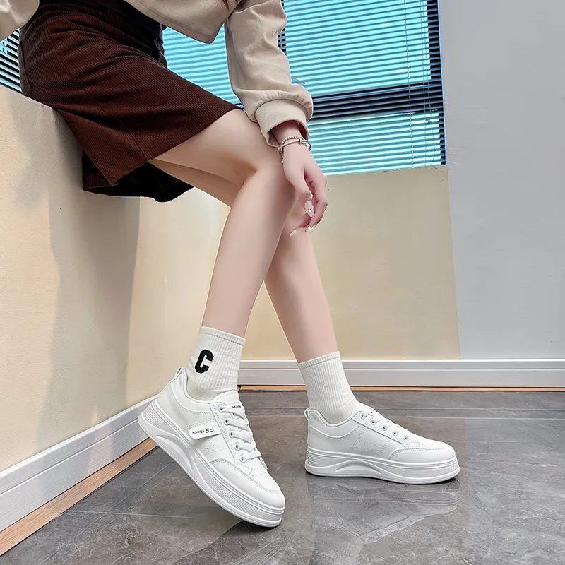 M.M Party Abrasion Resistant Balance Breathable Low Top Skateboard Shoes Women's-1