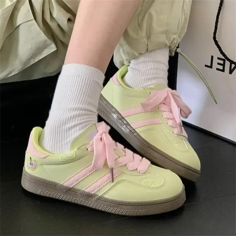 SHUXIAOBEI Low Top Skateboard Shoes Women's-8