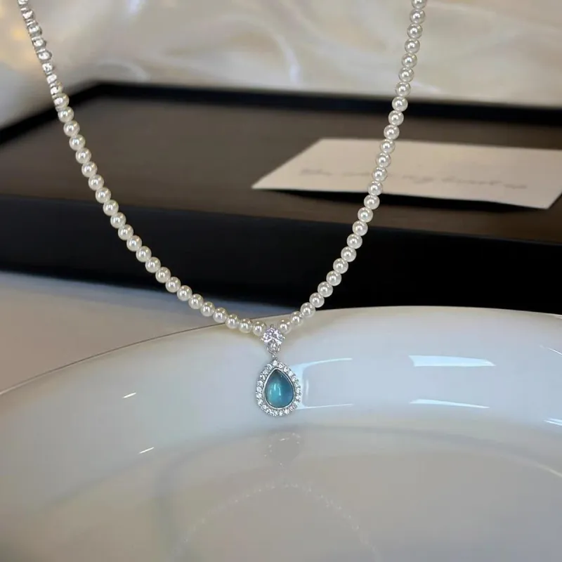 J&KINGLAY Faux Pearl Necklaces Women's-1