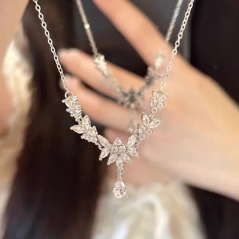 J&KINGLAY Alloy Necklaces Women's-1