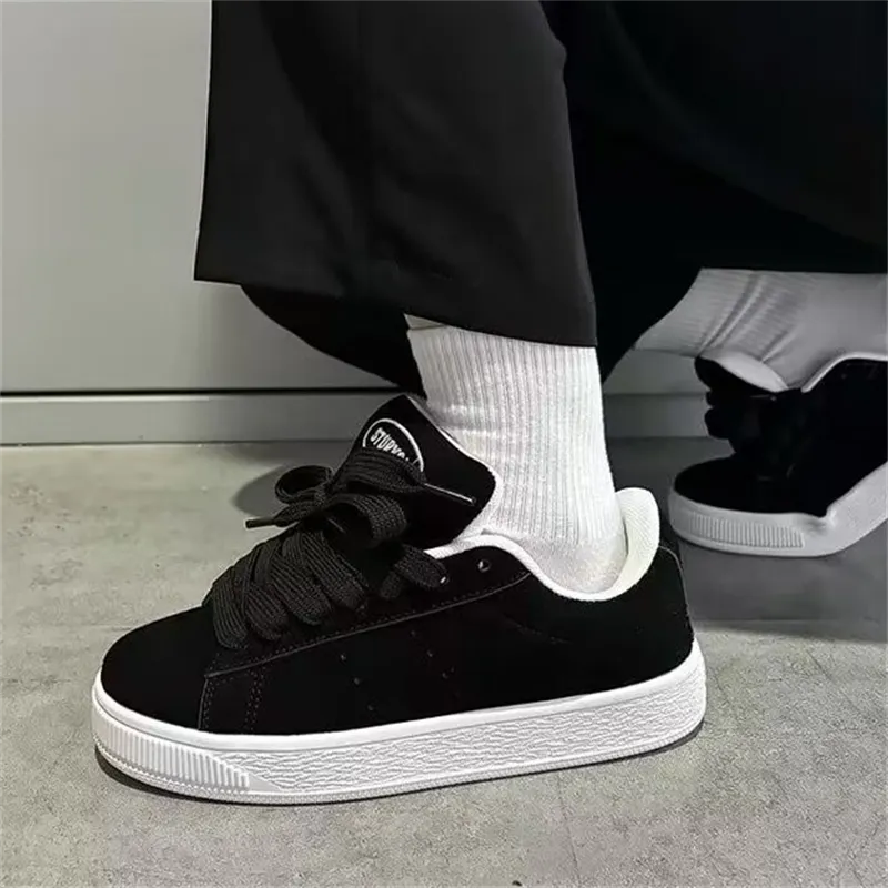 Crocodile Low Top Skateboard Shoes Women's Black-4