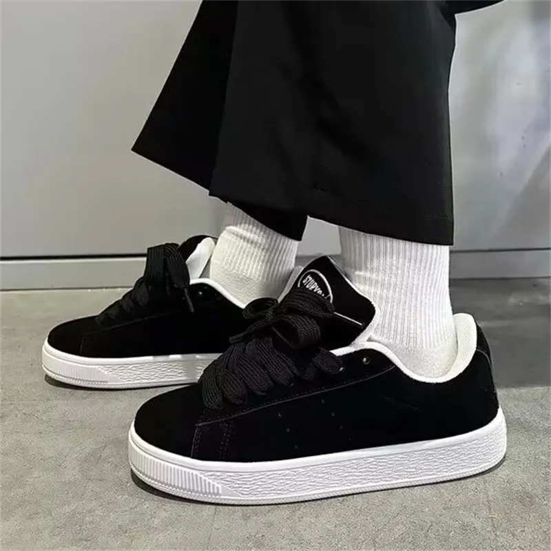 Crocodile Low Top Skateboard Shoes Women's Black-3