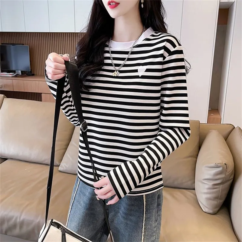 MADALLO Regular T Shirt Women's Black Stripes-1