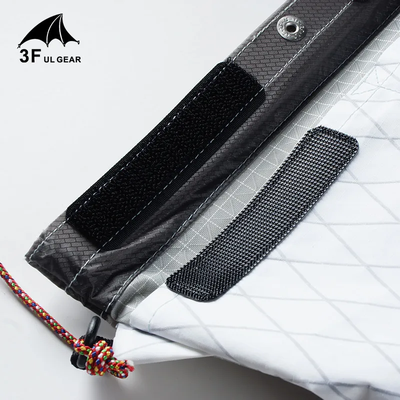 Three Peaks Out Nylon Shoulder Bag Unisex Simple Four White-3