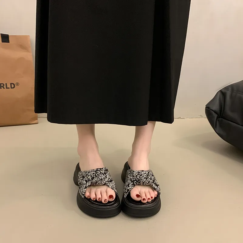 Alxnan Quiet Slide Slippers Women's Box-5