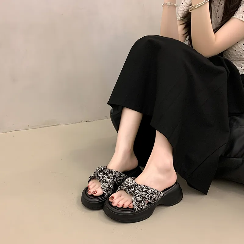 Alxnan Quiet Slide Slippers Women's Box-9