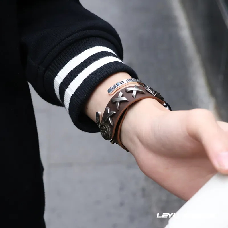 LeYu Vintage Punk Stud Strap Watch Bands Genuine Leather Unisex-13